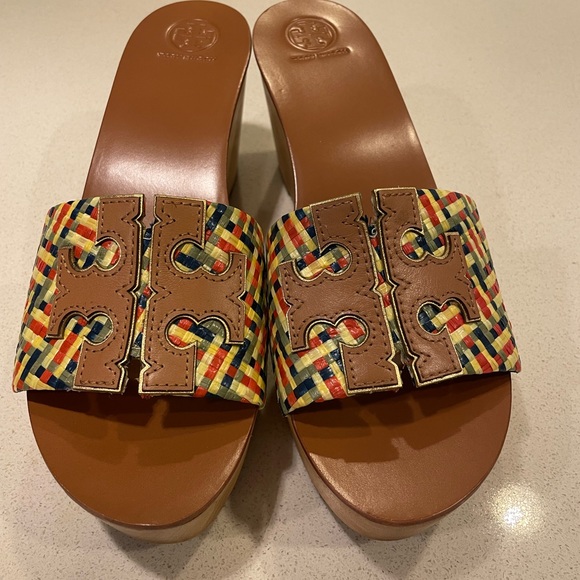 Tory Burch wedge sandal NWT box & dust bag. Leather & raffia. Size 8.5 - Picture 4 of 9